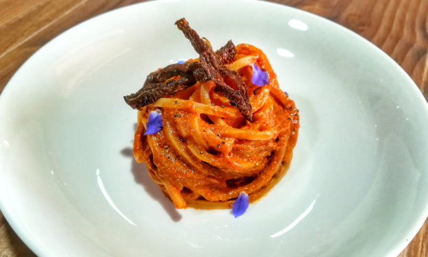 Spaghetti al pesto di pomodori secchi