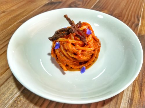 Spaghetti al pesto di pomodori secchi